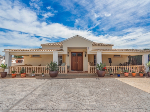Detached Villa in Las Heredades (Ref: DLF115)