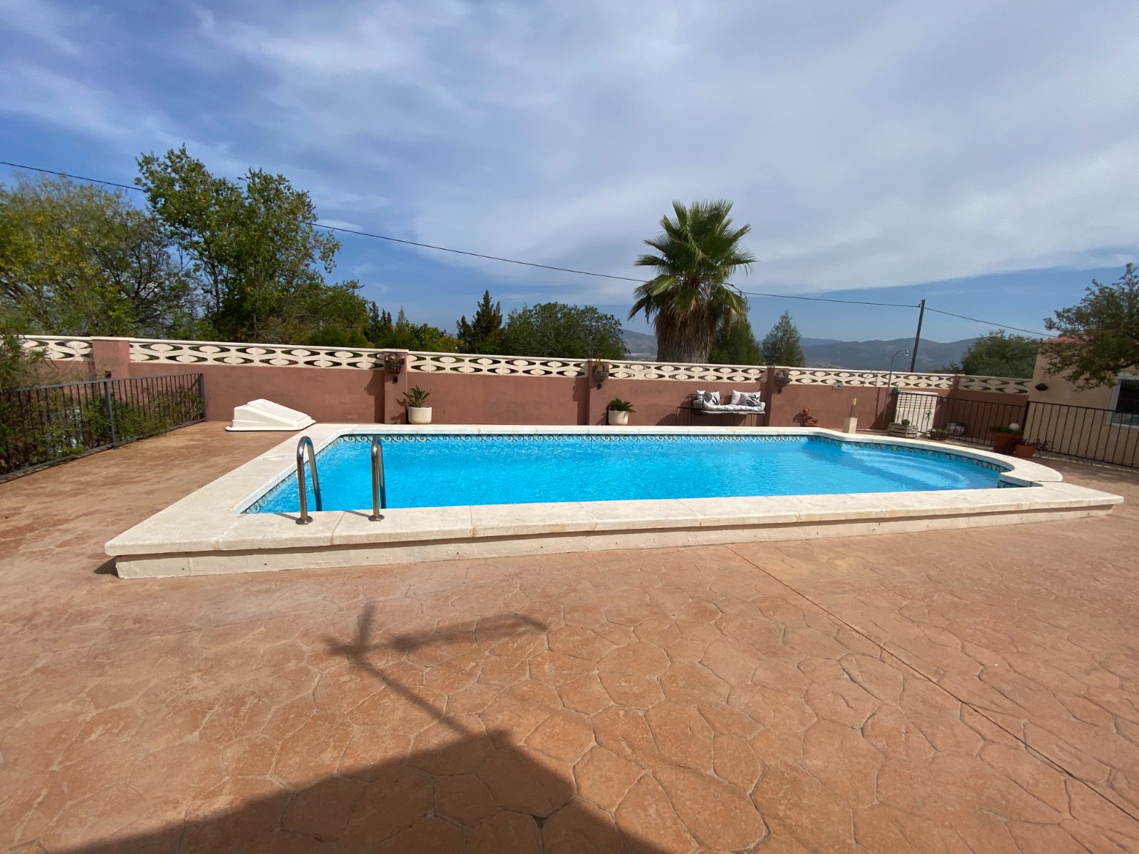Villa in Sax (Ref: 18219)