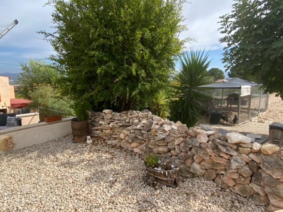 Villa in Sax (Ref: 18219)