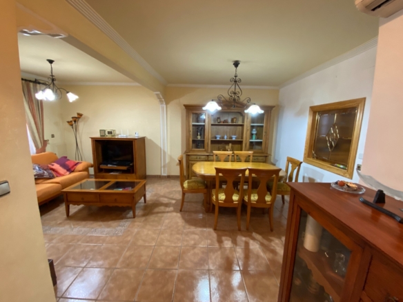 Townhouse in Sax (Ref: 23191)