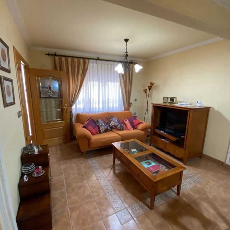 Townhouse in Sax (Ref: 23191)