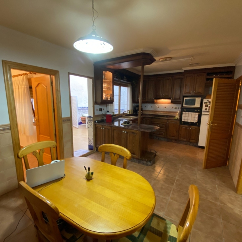 Townhouse in Sax (Ref: 23191)