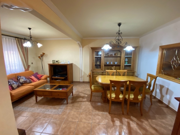 Townhouse in Sax (Ref: 23191)