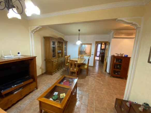 Townhouse in Sax (Ref: 23191)