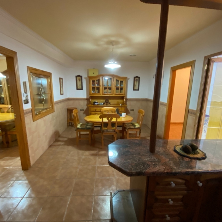 Townhouse in Sax (Ref: 23191)