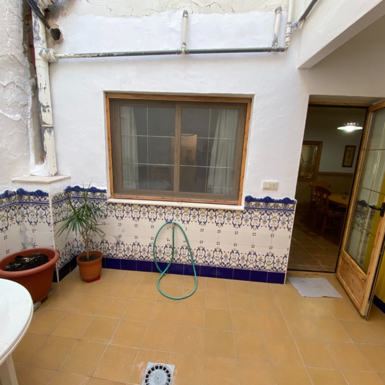 Townhouse in Sax (Ref: 23191)