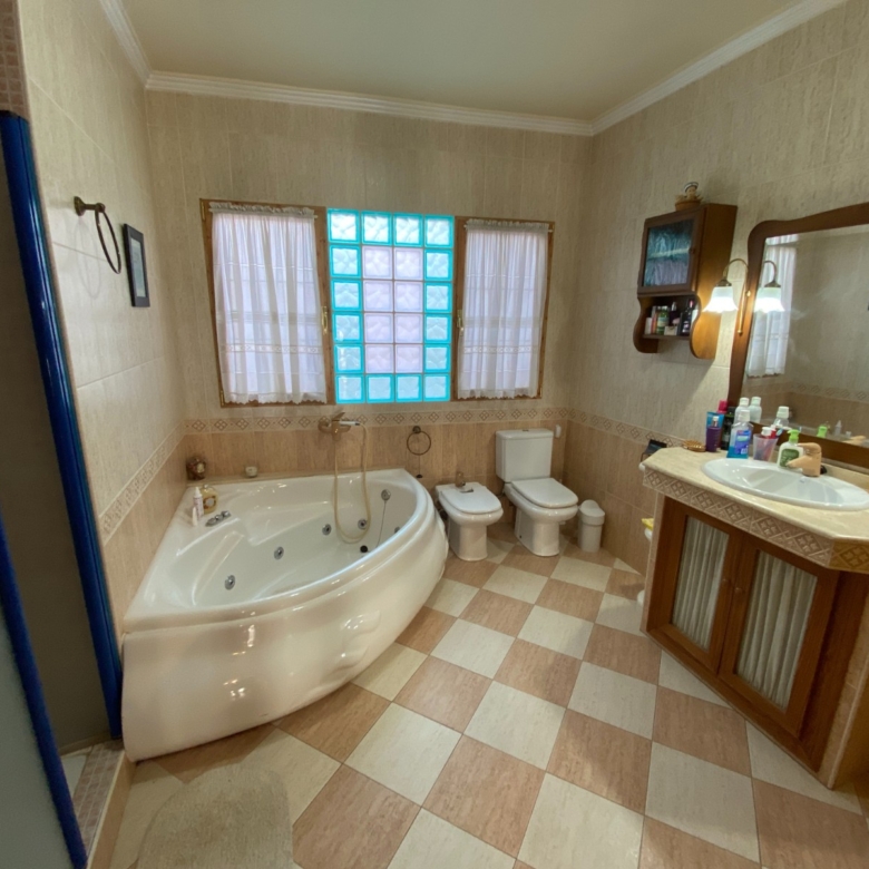 Townhouse in Sax (Ref: 23191)