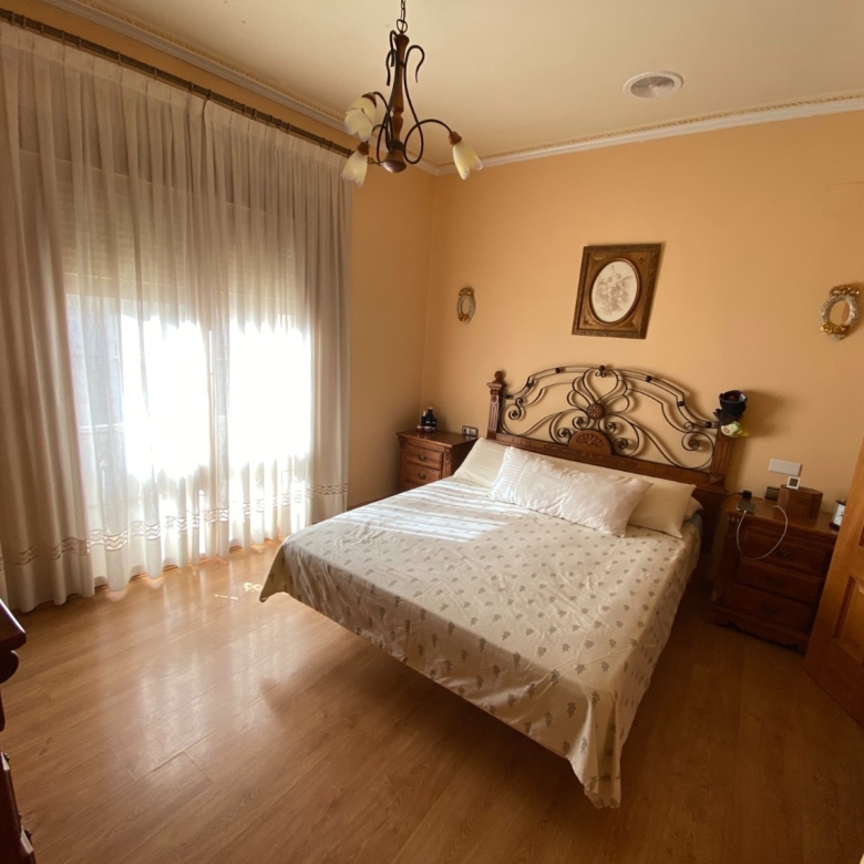 Townhouse in Sax (Ref: 23191)