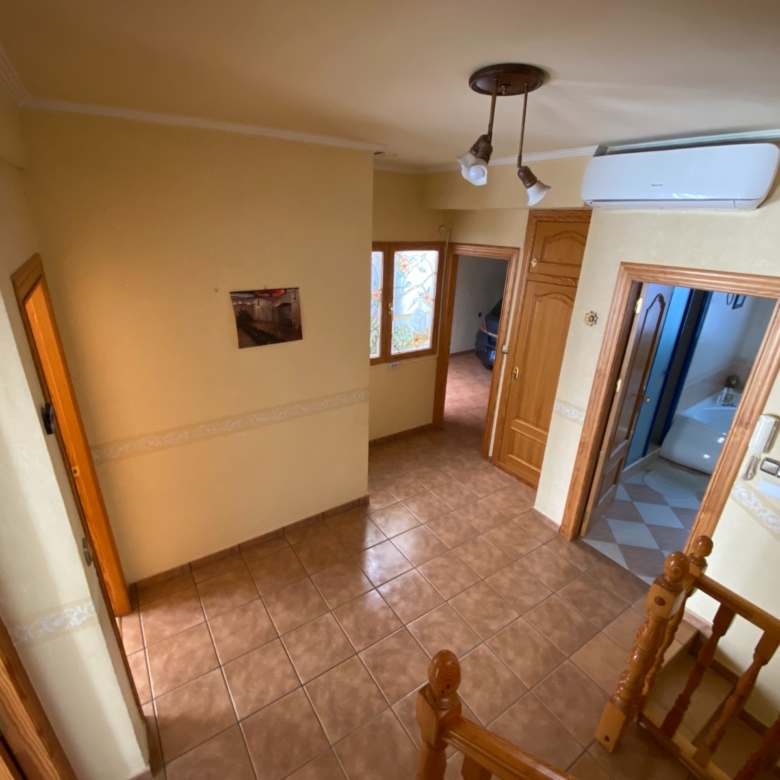 Townhouse in Sax (Ref: 23191)