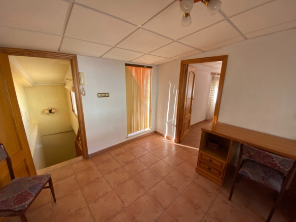 Townhouse in Sax (Ref: 23191)