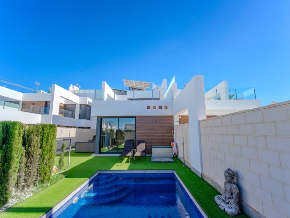 Semi-detached house in Benijófar (Ref: DLF123)