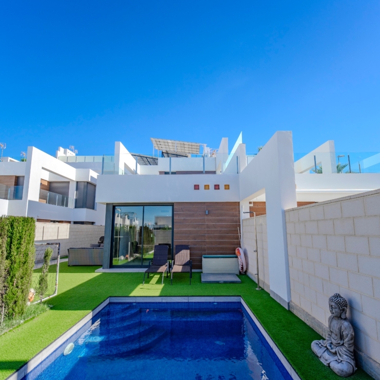 Semi-detached house in Benijófar (Ref: DLF123)