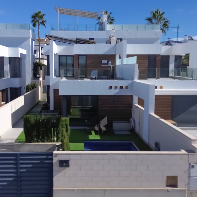 Semi-detached house in Benijófar (Ref: DLF123)