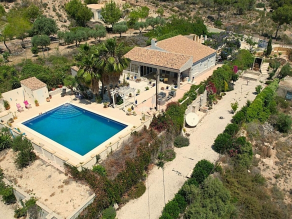 Villa in Aspe (Ref: 3200 DNV0581)
