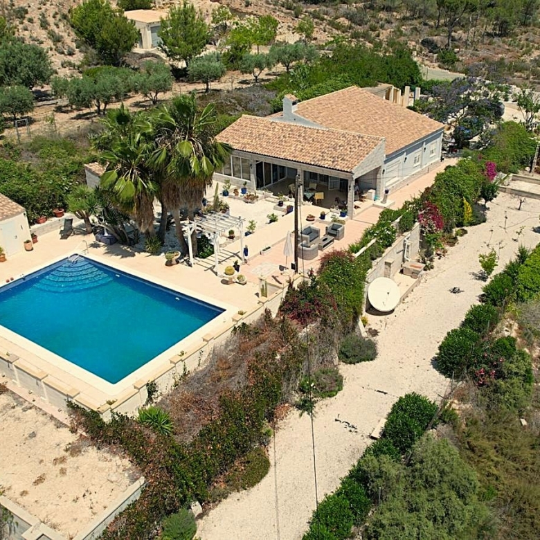Villa in Aspe (Ref: 3200 DNV0581)