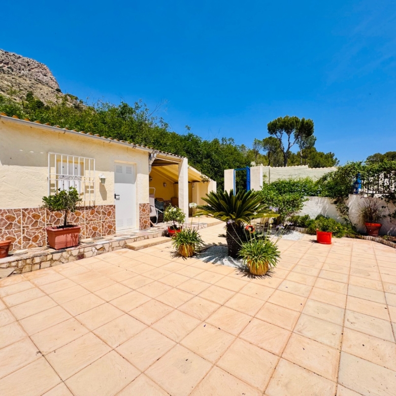 Villa in Aspe (Ref: 3200 DNV0581)