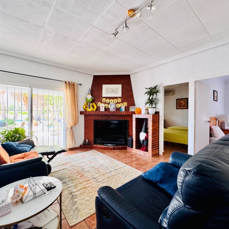 Villa in Aspe (Ref: 3200 DNV0581)