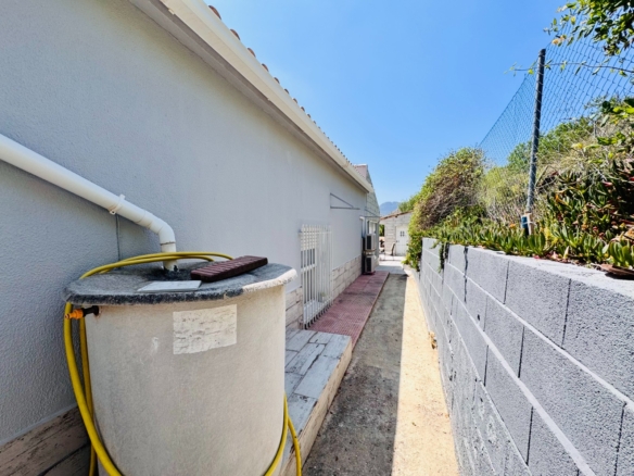 Villa in Aspe (Ref: 3200 DNV0581)