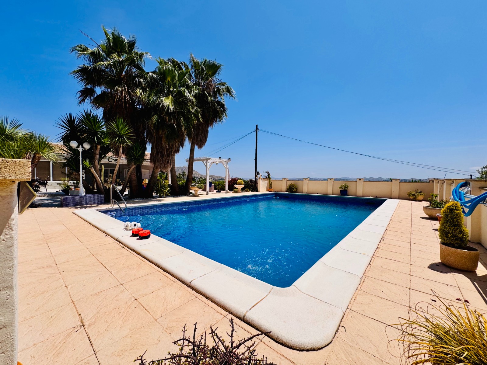 Villa in Aspe (Ref: 3200 DNV0581)