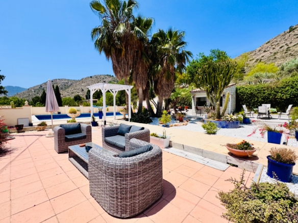 Villa in Aspe (Ref: 3200 DNV0581)