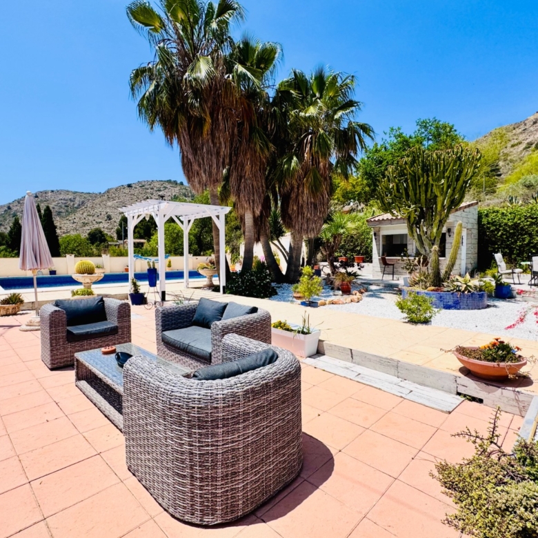 Villa in Aspe (Ref: 3200 DNV0581)