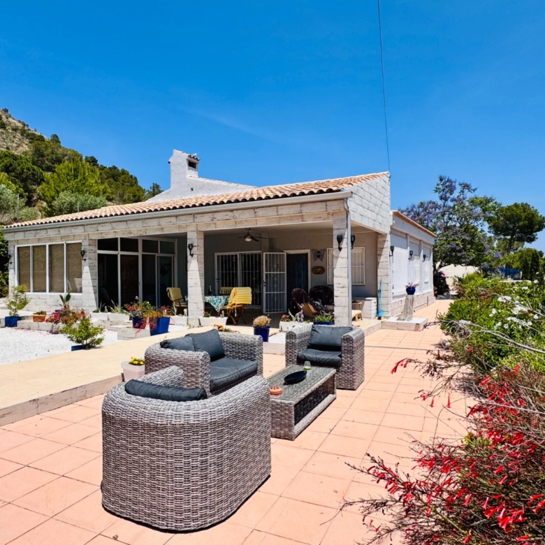 Villa in Aspe (Ref: 3200 DNV0581)