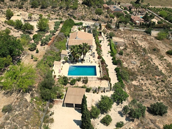 Villa in Aspe (Ref: 3200 DNV0581)
