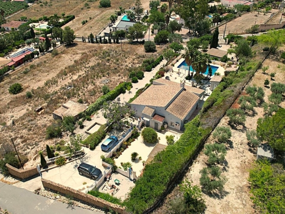 Villa in Aspe (Ref: 3200 DNV0581)