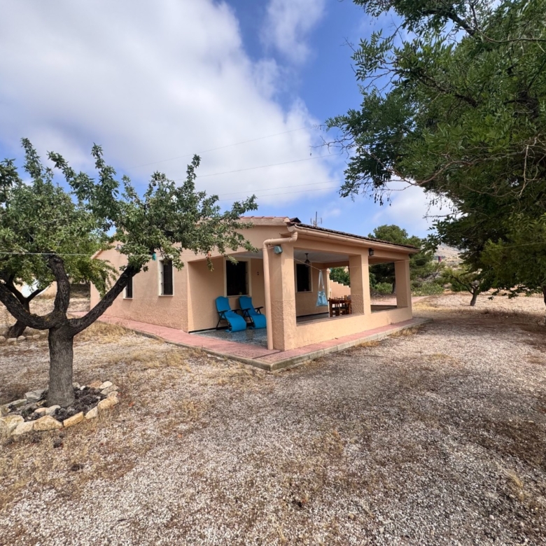 Villa in Monóvar (Ref: 3201 DNV0587)