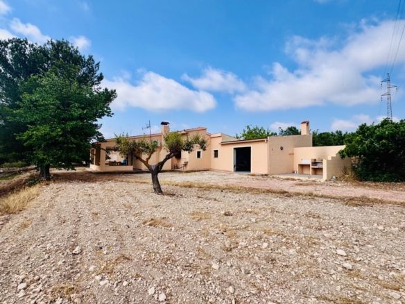 Villa in Monóvar (Ref: 3201 DNV0587)