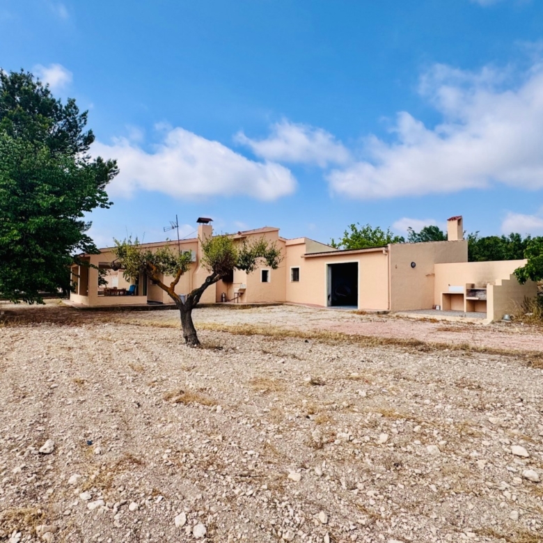 Villa in Monóvar (Ref: 3201 DNV0587)