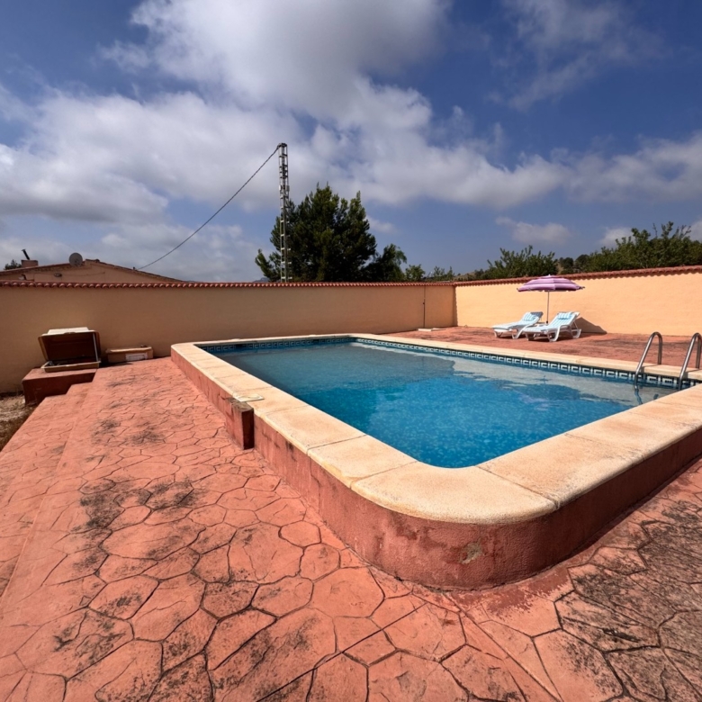 Villa in Monóvar (Ref: 3201 DNV0587)