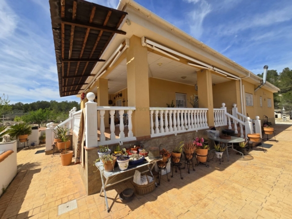 Villa in Sax (Ref: 5033 IVE13841)