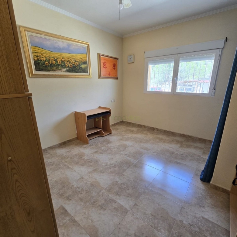 Villa in Sax (Ref: 5033 IVE13841)