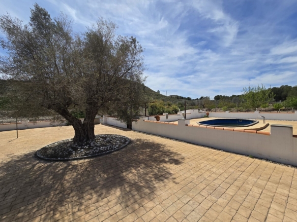 Villa in Sax (Ref: 5033 IVE13841)