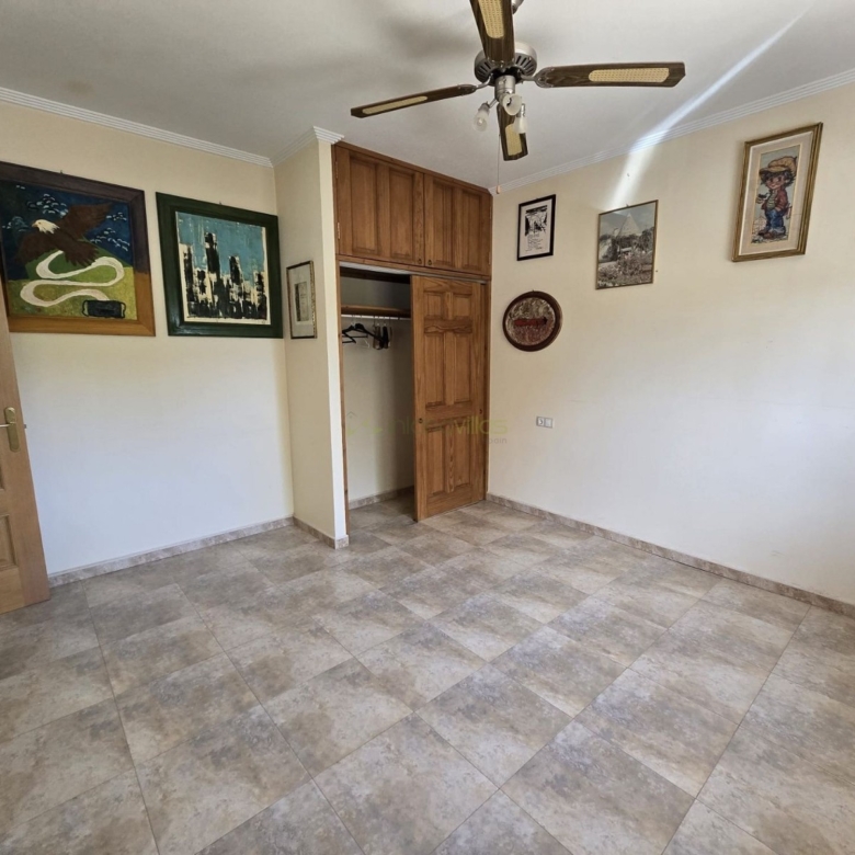 Villa in Sax (Ref: 5033 IVE13841)
