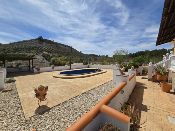 Villa in Sax (Ref: 5033 IVE13841)