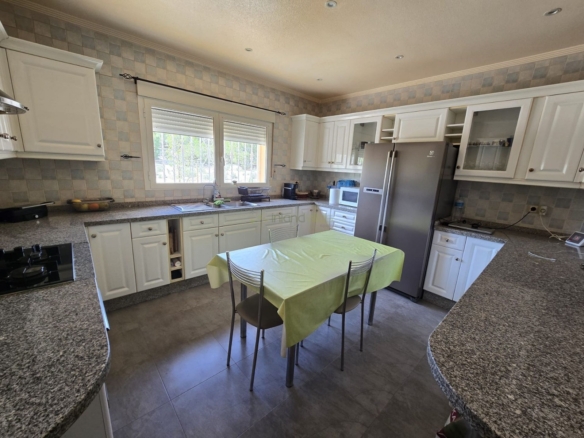 Villa in Sax (Ref: 5033 IVE13841)