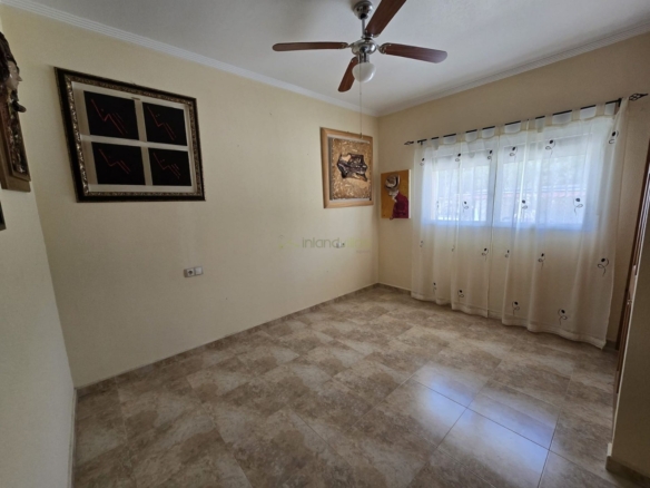 Villa in Sax (Ref: 5033 IVE13841)