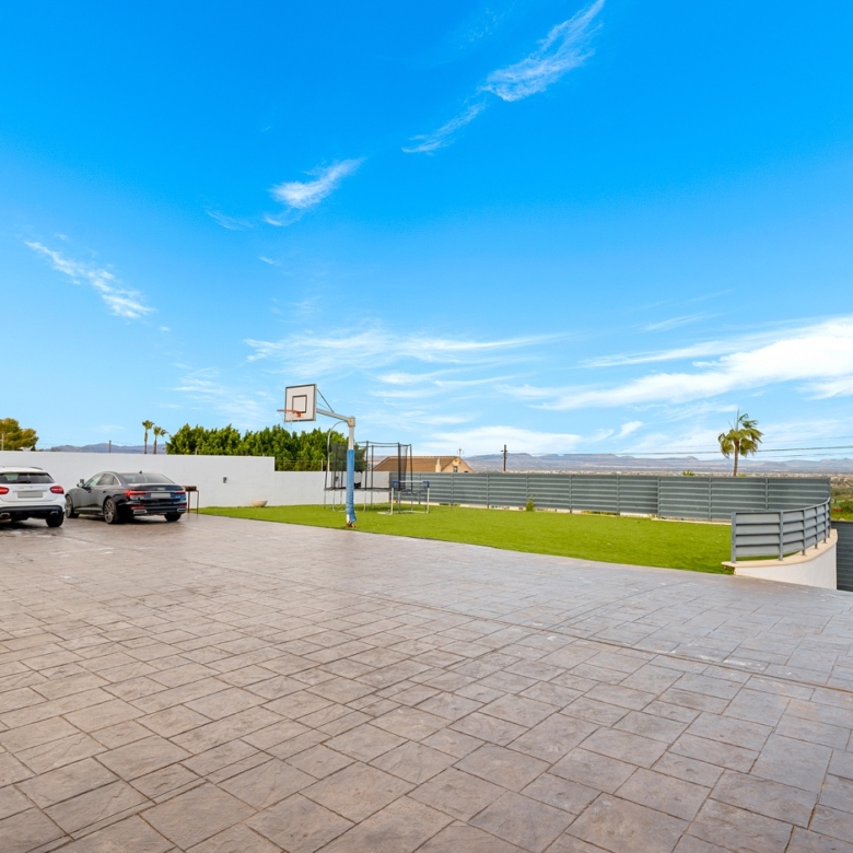 Detached Villa in Algorfa (Ref: DLF125)