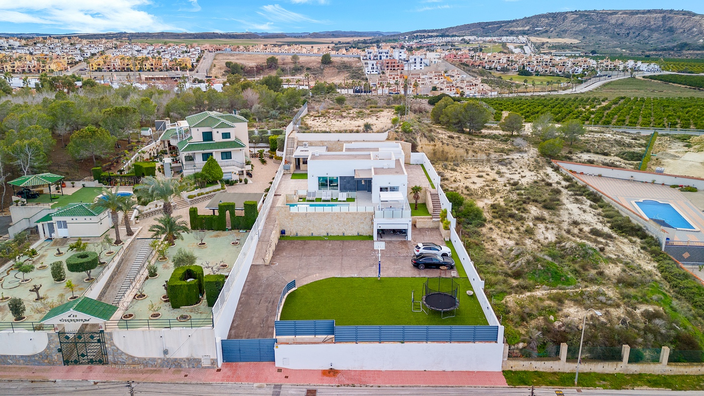 Detached Villa in Algorfa (Ref: DLF125)