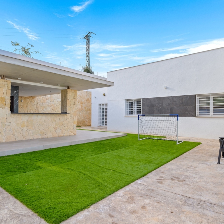Detached Villa in Algorfa (Ref: DLF125)
