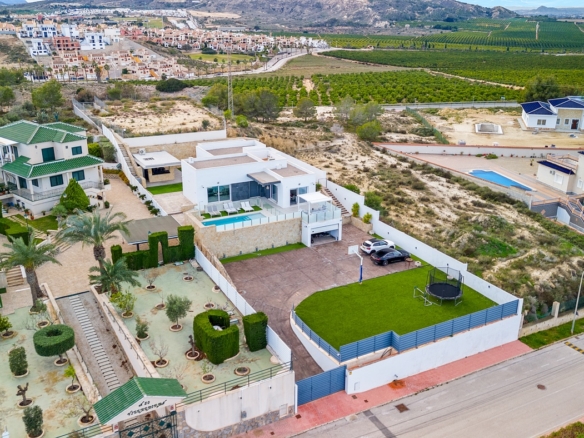 Detached Villa in Algorfa (Ref: DLF125)