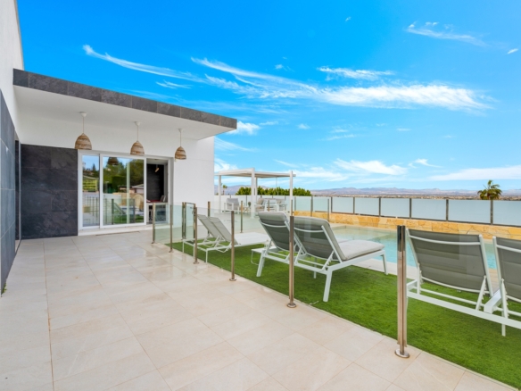 Detached Villa in Algorfa (Ref: DLF125)