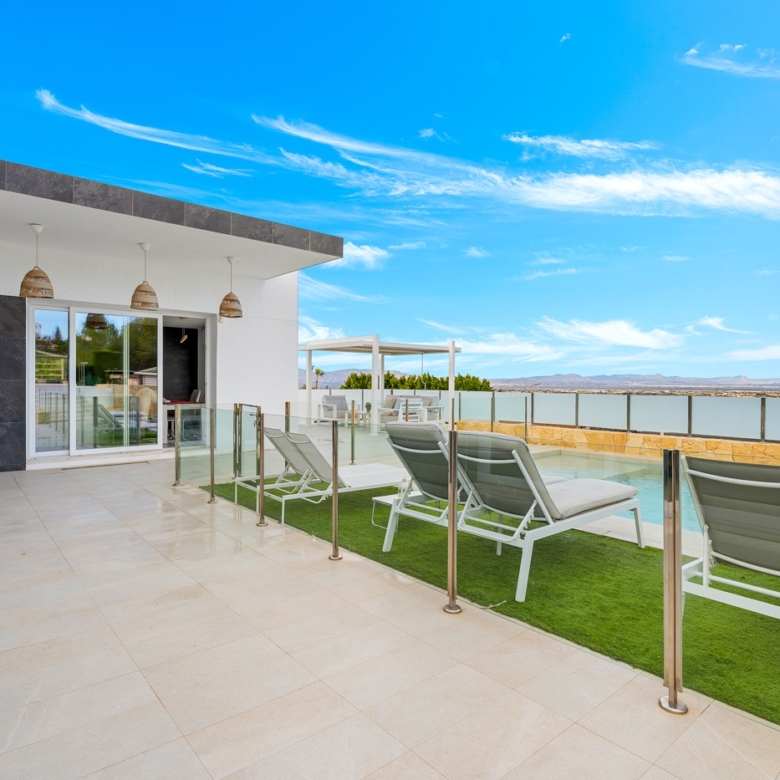 Detached Villa in Algorfa (Ref: DLF125)