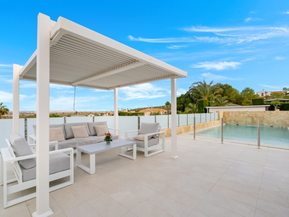 Detached Villa in Algorfa (Ref: DLF125)