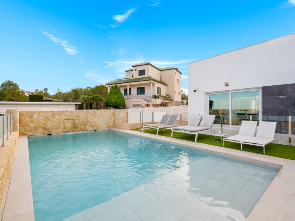 Detached Villa in Algorfa (Ref: DLF125)