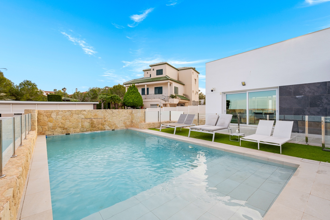 Detached Villa in Algorfa (Ref: DLF125)