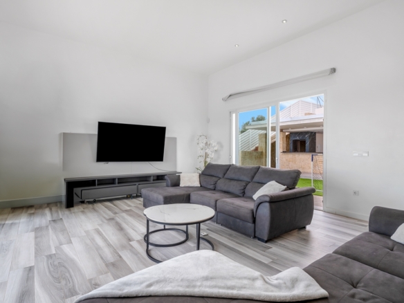 Detached Villa in Algorfa (Ref: DLF125)