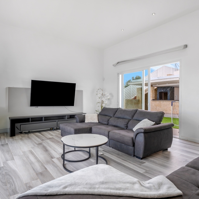 Detached Villa in Algorfa (Ref: DLF125)